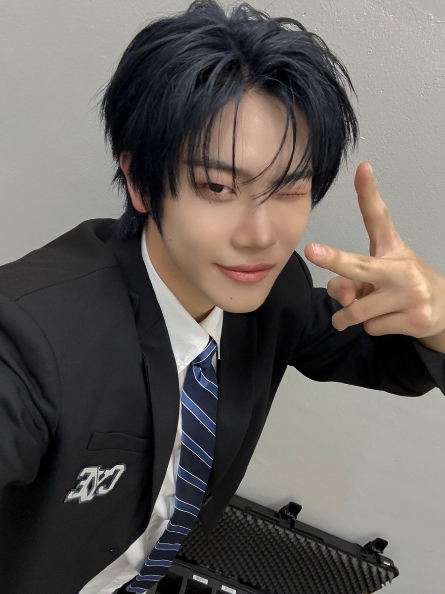 CYE_MEMBERS7's tweet image. 고딩 느낌
#장여준 #JANGYEOJUN
#CLOSEYOUREYES #클로즈유어아이즈
#클유아 #CYE
#Snowy_Summer