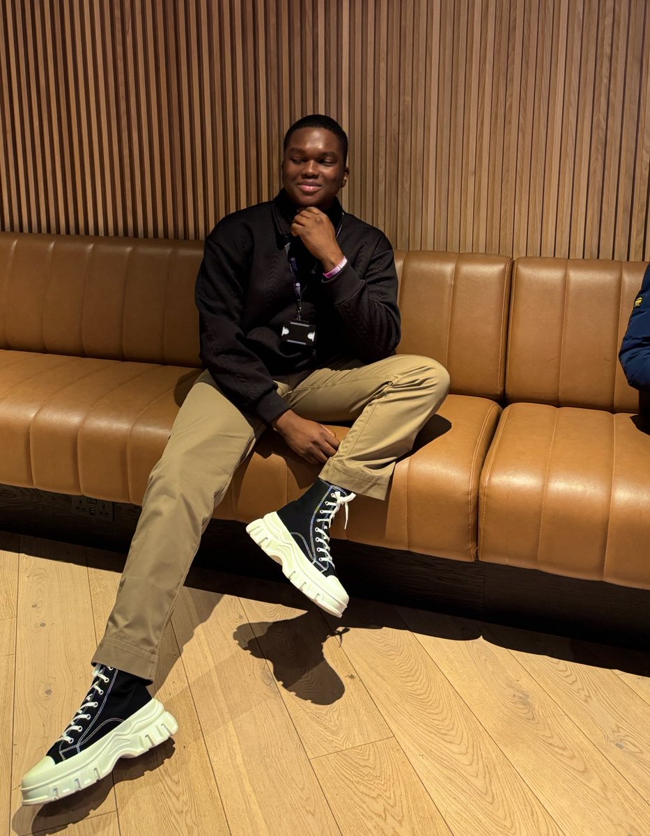 lloydsonukube's tweet photo. Lecture ended and we said, “Forget notes, let’s just serve face.” 😌📸

We turned our hallway to turned a studio — just two icons making memories (and content) 🤭✨
The camera ate, the lighting obeyed, and the desks… just watched.

#PostLectureSlay #ModelBehaviour #CaughtInHD https://t.co/VHz38ikEd8
