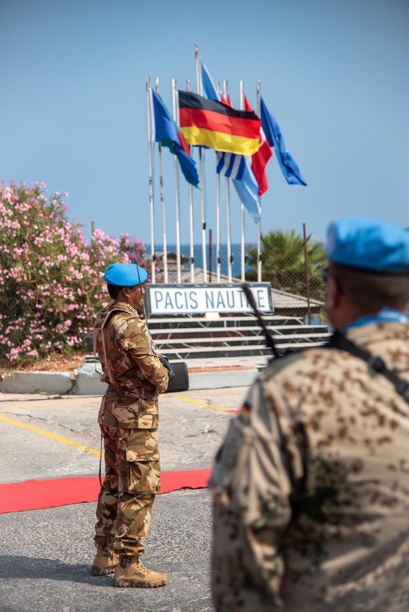 GermanEmbBeirut's tweet image. نودّع قائد @UNIFIL_MTF اللواء البحري كستن، بعد سنة مليئة بالتحديات.

🙏🏻 لمساهمتكم الاستثنائية في حفظ الاستقرار والأمن.

نرحّب بخلفه اللواء البحري بلات، ونتطلّع إلى تعاوننا مع القوة 🇩🇪.