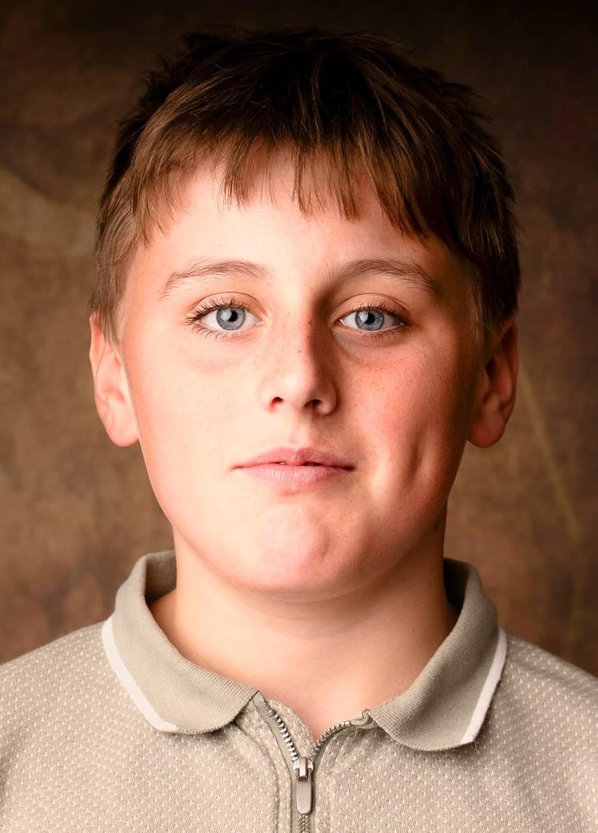 WW_Direct's tweet image. Amos Kitson (Dudley Dursley in the HBO series) has shared a new photo of himself dressed as Harry Potter
“Wow! Thank you for all the followers and comments about me playing Dudley! This last week has been so much fun 😀 Your favorite muggle - Amos aka Dudders!”