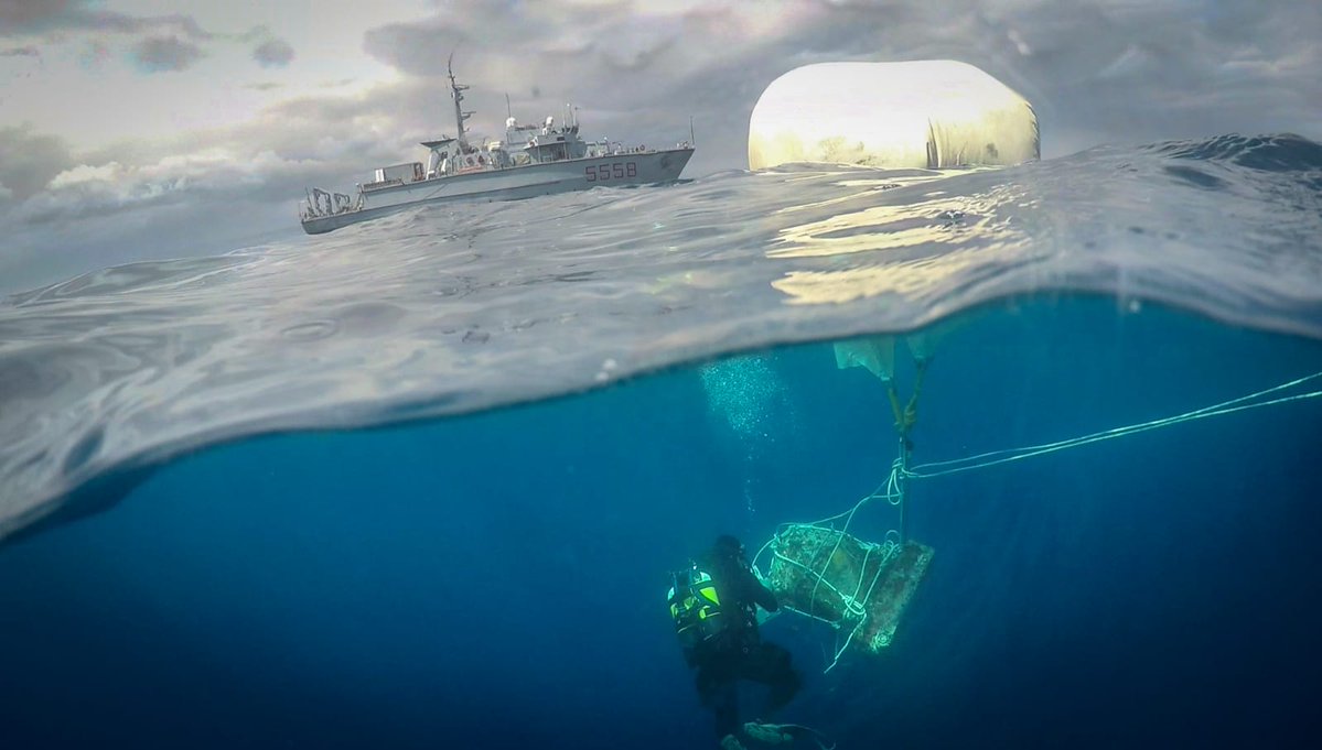 ItalianNavy's tweet image. #NaveCrotone consegue la certificazione MAREVAL, lo standard #NATO che attesta la prontezza operativa delle Unità Navali che partecipano alle operazioni sotto l’egida dell’Alleanza Atlantica.
Il cacciamine, nelle acque del golfo della Spezia, ha svolto esercitazioni semplici e…