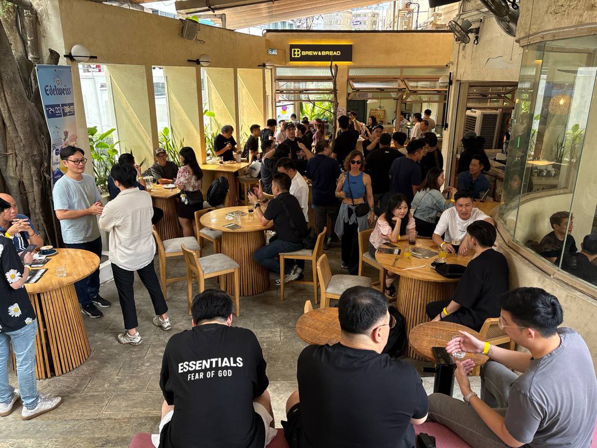xgacrypto's tweet image. Web3 fiesta at @MalaysiaBCW continues with @emerge_grp & @difysg_. Chill vibes, great coffee talks. Tq for having us!