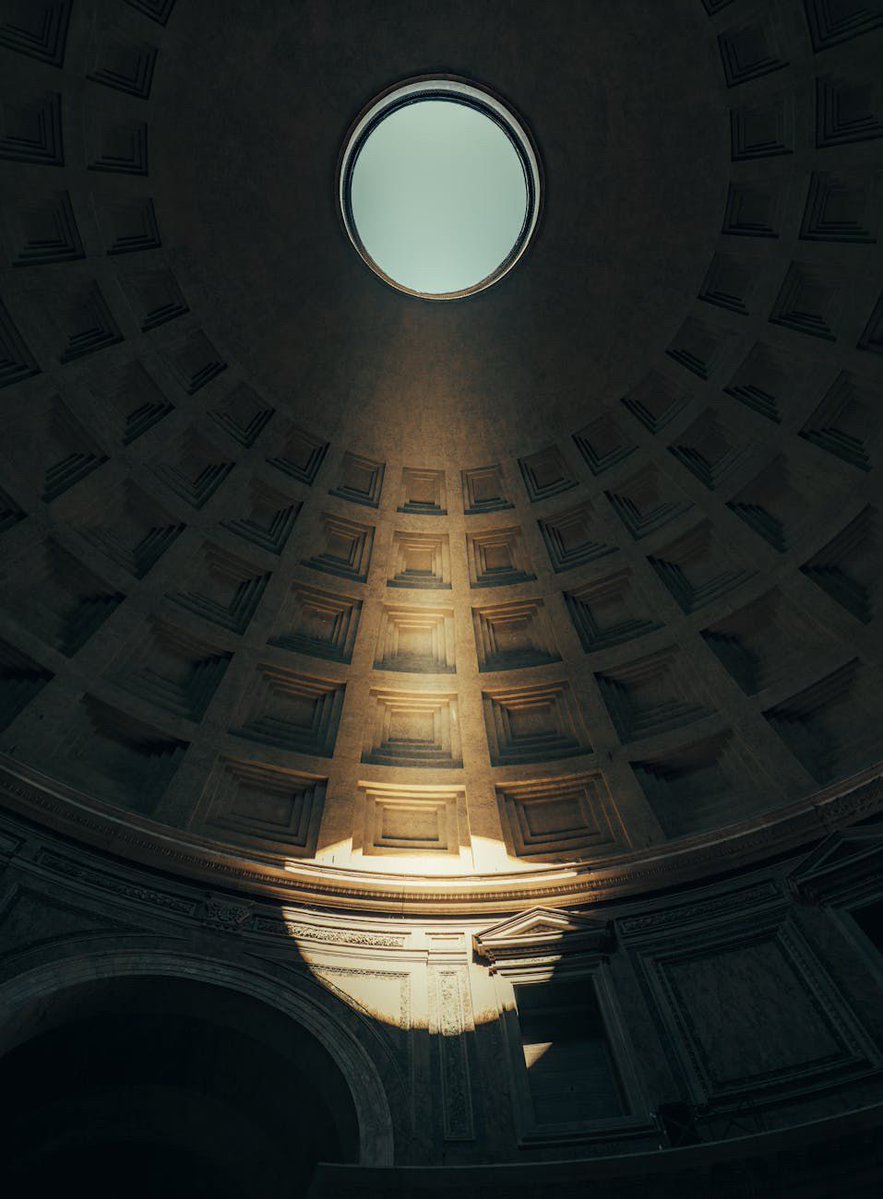 Romethegreatbe1's tweet image. Il Pantheon, oltre ad essere un esempio unico per la grandiosità architettonica, per l’ingegneria della sua cupola e per la bellezza delle sue forme è anche un osservatorio astronomico, un orologio di pietra.
buff.ly/NvARYgw