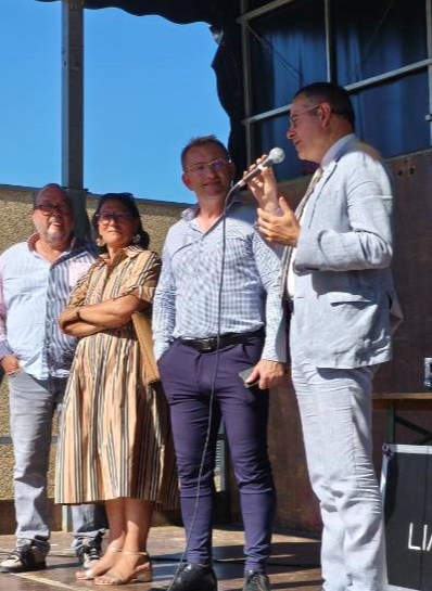 🌞 Lancement de Quartiers d’été à Chalon-sur-Saône !

Olivier Tainturier, sous-préfet, a donné le coup d’envoi de ce dispositif qui encourage les liens intergénérationnels, les activités familiales et la convivialité entre quartiers, tout en tenant compte des réalités locales.