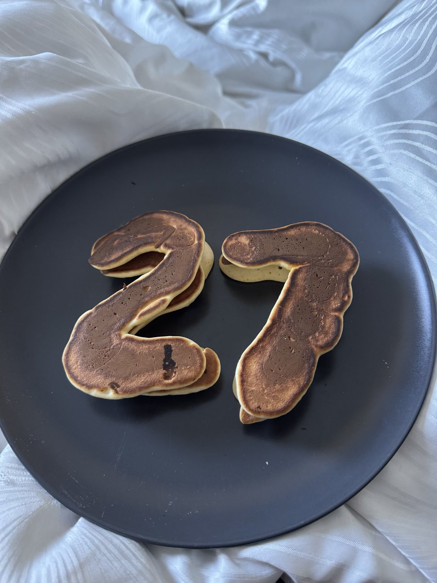 Prince_Canuma's tweet image. Thank God for another awesome year full of blessings, increase and connections! 🎉🎂
And you thank you @CxMahachi for the delicious Pancakes ❤️