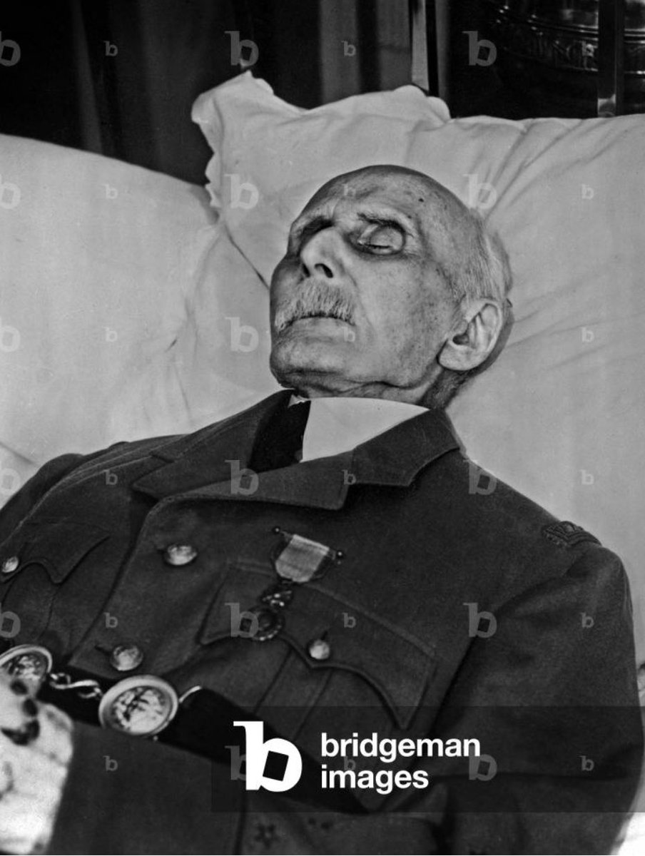 girar20_girard's tweet image. Le 23 juillet meurt le maréchal Philippe Pétain ( 1856-1951) vainqueur de la Marne officier républicain indifférent à la religion va aller du Panthéon à l’enfer ayant décidé et avec l’agrément de la république d’avoir les pleins pouvoirs avec L’aval lors de l’invasion allemande