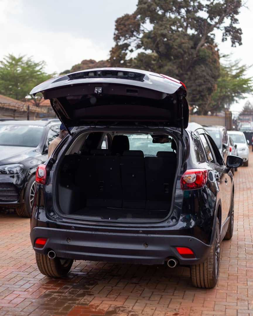 ajutu_philip's tweet image. Drive your dream with GASO MOTORS by purchasing the 2015 Mazda CX-5, Diesel at 60m only
Specs — 2.2L, AWD, 6-speed auto, leather interior, heated seats, nav, rearview cam, Bluetooth, 19" alloys
📱 Call: 0706161156 / 0753184344 / 0750425422
#GasoMotors | #DriveTheBest