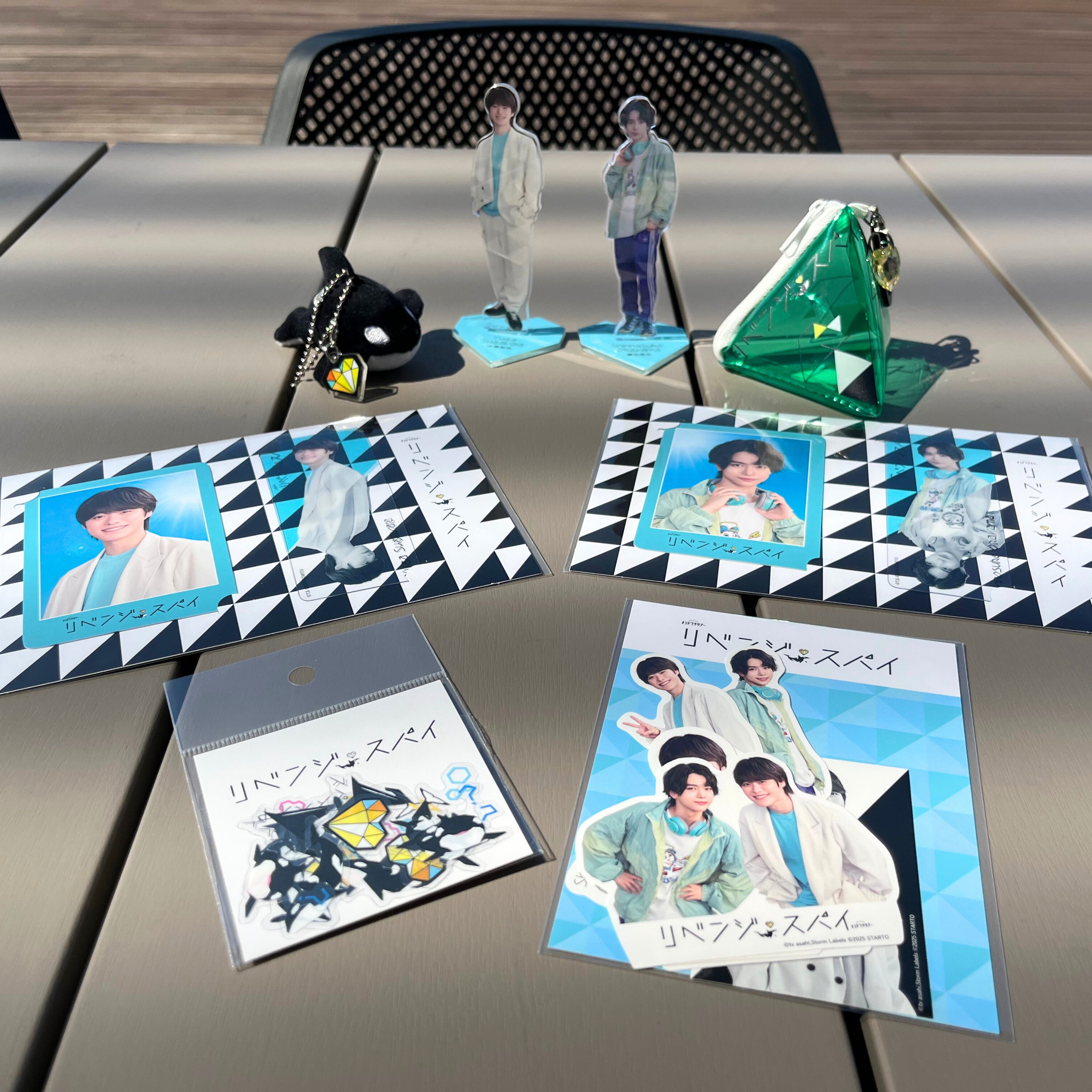 リベンジ・スパイ シャチ キーホルダー フレークシール セット 大橋和也 リベンジ・スパイ シャチ キーホルダー フレークシール セット 大橋和