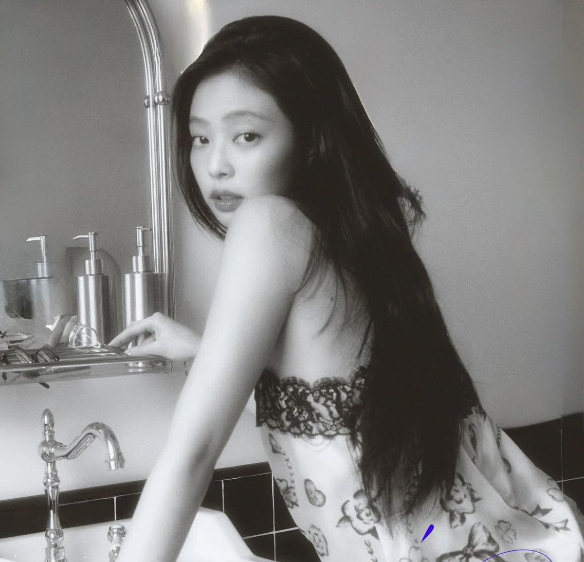 jennie pics tweet media