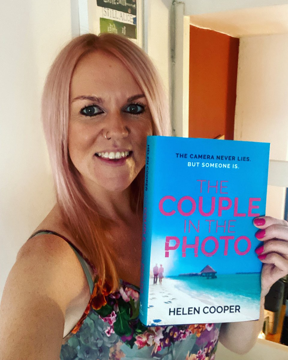 HelenCooper85's tweet image. Speaking of couples caught on camera somewhere they shouldn’t be….
#IDidItFirst
#kisscam
#booktwt