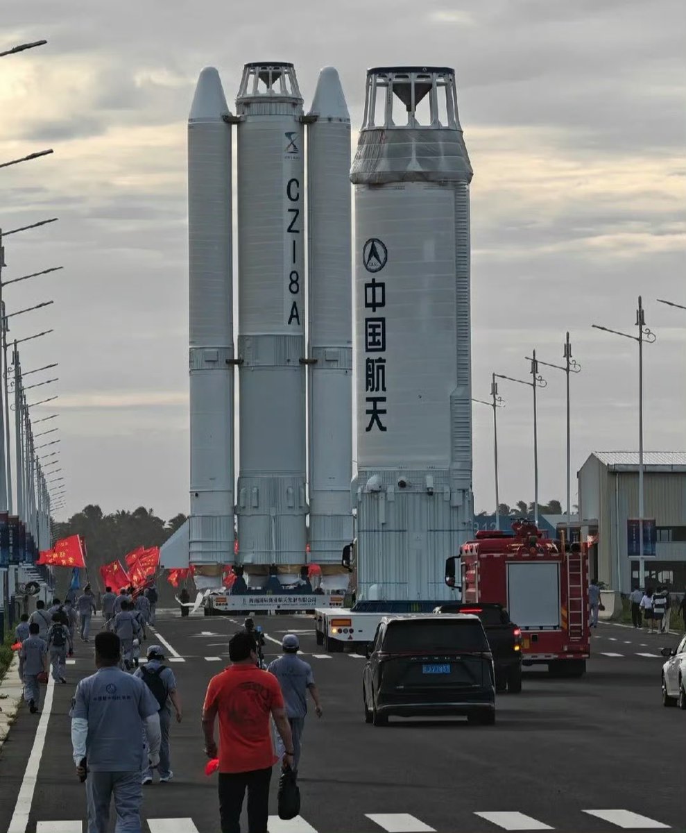 dsshhh112's tweet image. The Long March-8A has once more been transferred to the launch tower and is scheduled for liftoff in the near future.