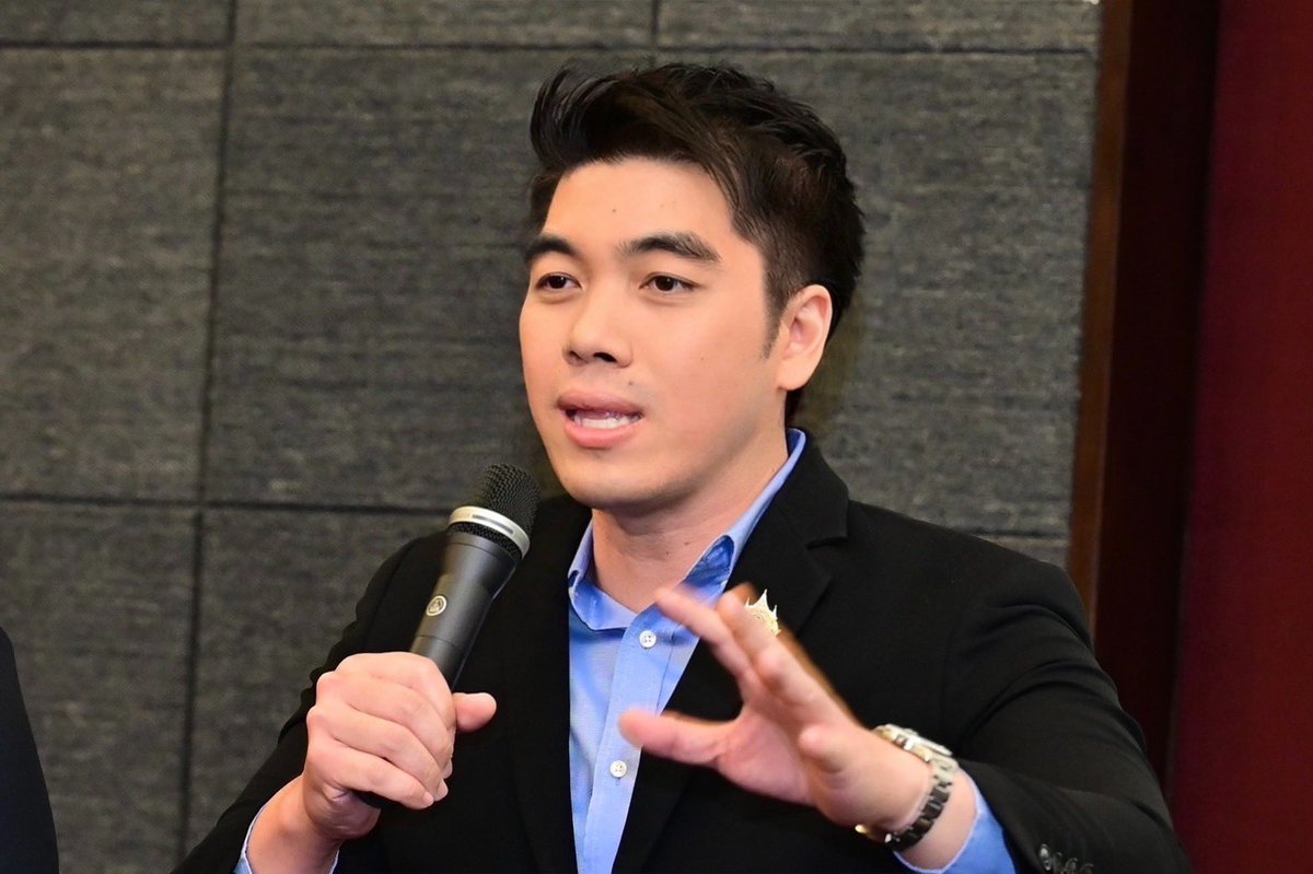 praphrut608's tweet image. เมื่อให้ chat gpt วิเคราะห์นิสัยของอาจารย์อุ๋ย 😸 
.
#ประพฤติ ฉัตรประภาชัย หรือที่หลายคนรู้จักในชื่อ “อาจารย์อุ๋ย” ถ่ายทอดนิสัยและภาพลักษณ์ผ่านบทบาทนักกฎหมาย นักวิชาการ และนักการเมืองรุ่นใหม่ได้เด่นชัด ดังนี้ครับ:
.
🧠 ความเป็นนักวิชาการ-แนวคิดเป็นระบบ
 •…