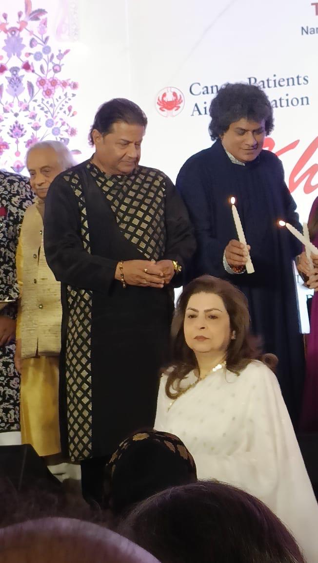 anupjalota's tweet image. After Pankaj Udhas ji left this world, Farida ji’s strength and dedication ensure that the festival continues to shine beautifully every year, a true tribute to his legacy. 🌹
#PankajUdhas #FaridaUdhas #LegacyLivesOn #KhazanaFestival #TributeThroughMusic #GhazalLegend…