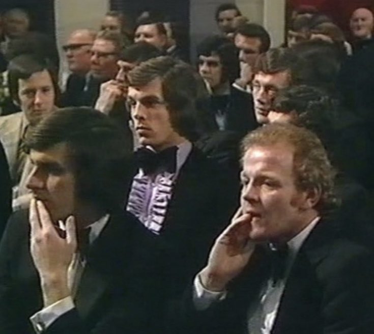 21/4/74- Don Revie enters the Queens Hotel for a club social event and bumps into Bill Shankly. Asked what he’s doing there Shanks mutters about ‘business.’ He nearly gave the game away- it was Don’s This is Your Life. Hopefully one day a recording will turn up..
#LUFC #70sLeeds