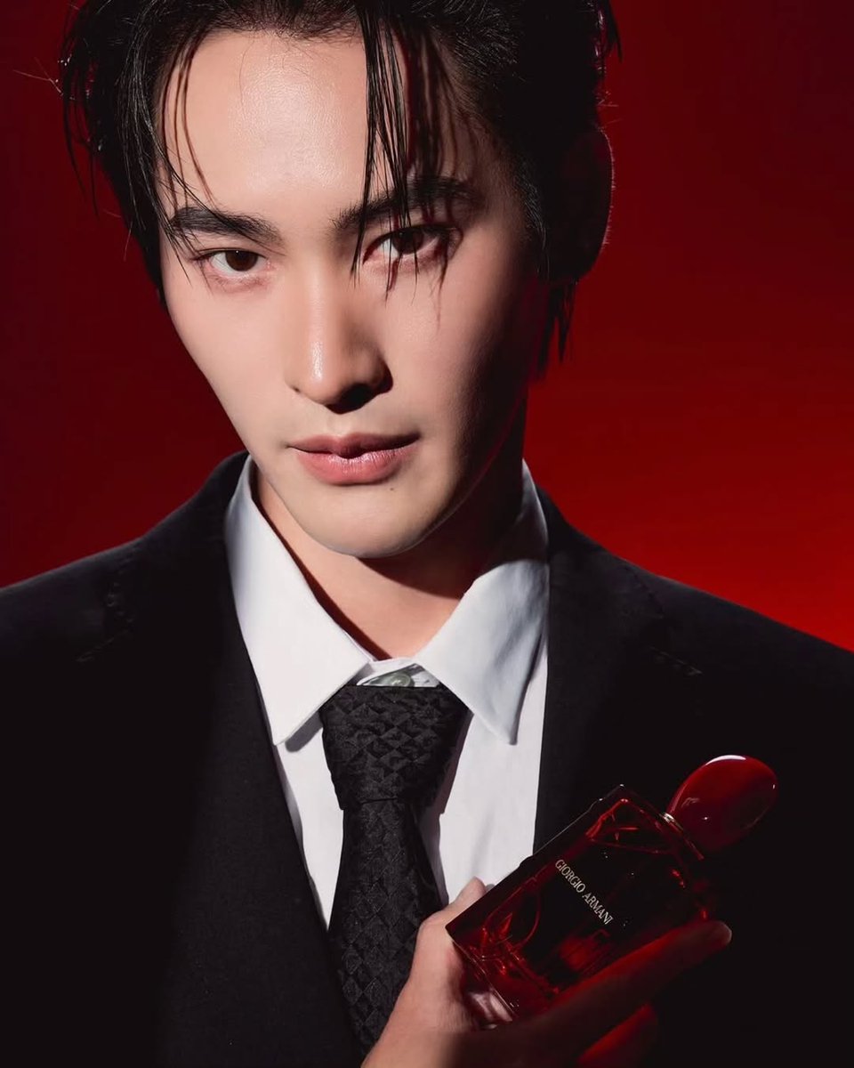 คุณค่าที่เก้าคู่ควร

#KaoWithSiPassione
#ArmanibeautyTH
#ArmaniFragrance
#number_9th