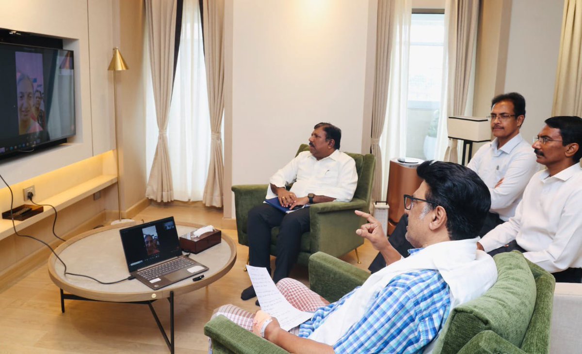 TimesAlgebraIND's tweet image. BIG NEWS 🚨 Tamil Nadu CM Stalin hospitalised after mild dizziness.
He reviews Ungaludan Stalin initiative & working from Apollo Hospitals.