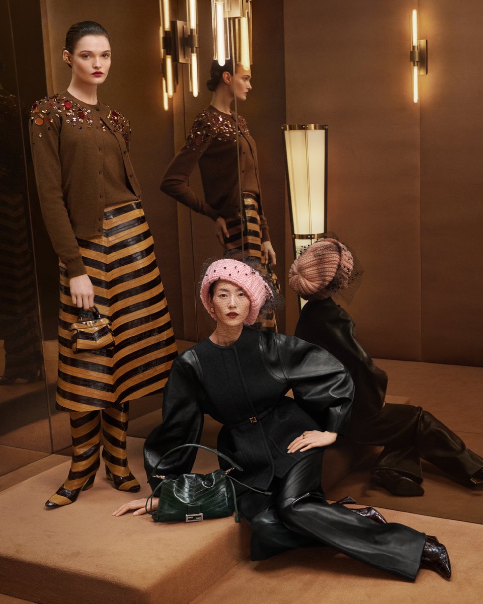Flashback. Fast forward.

Fall/Winter 2025 by Silvia Venturini Fendi

Photography by Steven Meisel

#FendiFW25