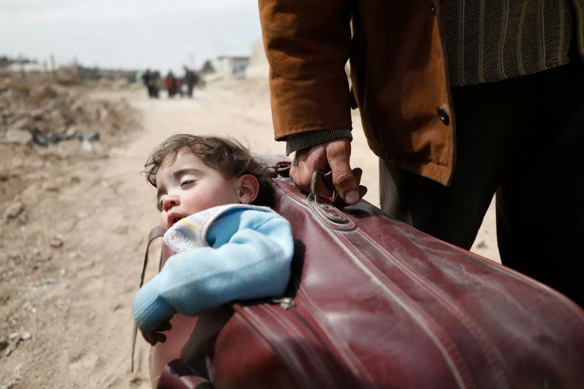 MelaniaFrance's tweet image. Les migrants sont un problème ?
Alors arrêtez de créer les guerres qui détruisent leurs foyers et leurs pays.
On ne fuit pas son pays par plaisir !
Palestine, Syrie, Afghanistan, Libye, Soudan, Irak, etc.
