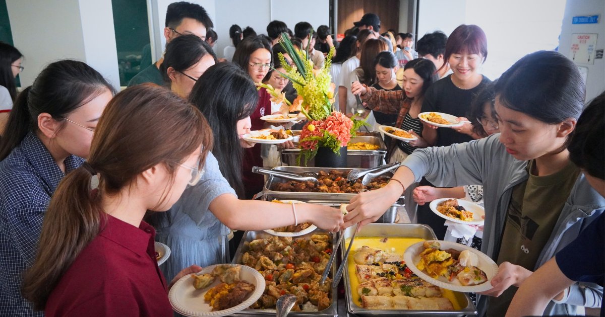 ntusbs's tweet image. Over 150 students. 10 days. 8 universities across China, Korea and Taiwan. The first SBS integrated Summer School 2025 was a truly global exchange of science and ideas. Read their reflections: blogs.ntu.edu.sg/science/2025/0…

#SBSSummerSchool #NTUSBS #FutureScientists #GlobalLearning
