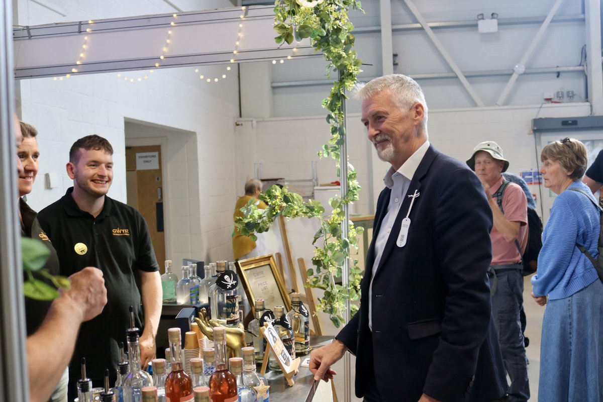 WGRural's tweet image. The Food Hall is always a highlight of every Royal Welsh Show.
Diolch to all the brilliant producers the Deputy First Minister, @Huw4Ogmore met during his walk-around. 🙌
#YSioe #RWS2025 #RoyalWelshShow
@RoyalWelshShow