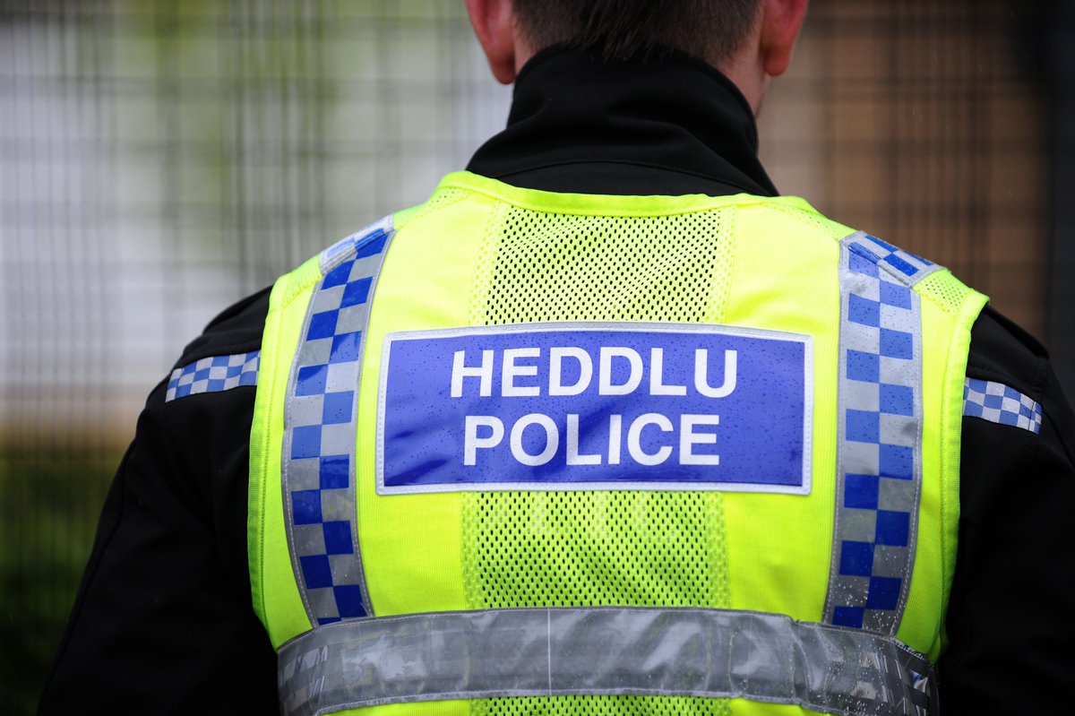 LBCNewsWales's tweet image. North Wales Police say they're investigating the "unexpected" death of a 59-year-old man in Wrexham.
Officers were called to an address on Walnut Street, in Rhosddu, yesterday.