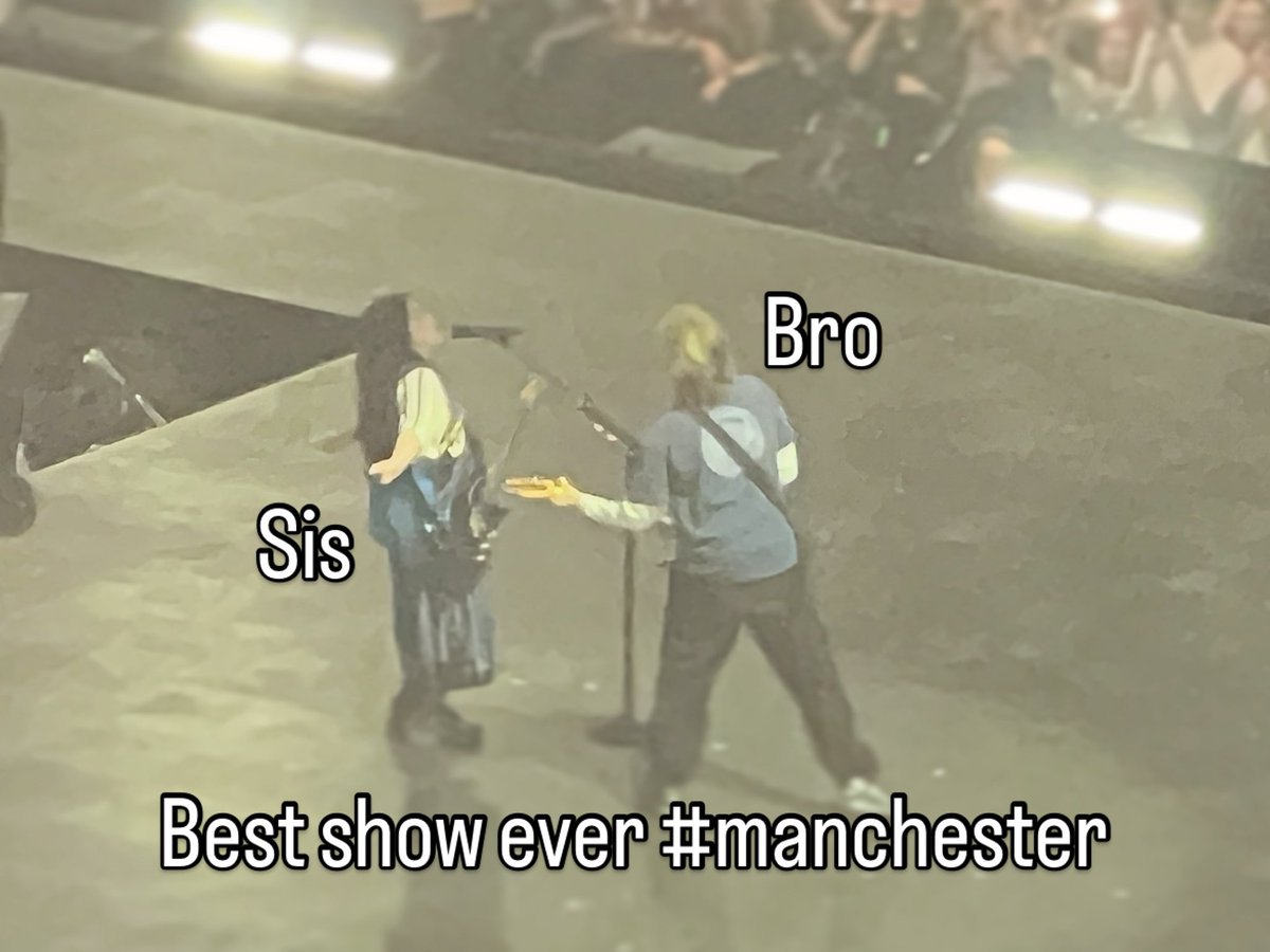 Jay Stansfield ๐๐ (OFFICIAL) โจ (@jaystansfield) on Twitter photo Billie Eilish. Brought Finneas out as a surprise. Stunning. Enough said. Billie Eilish. Brought Finneas out as a surprise. Stunning. Enough said.