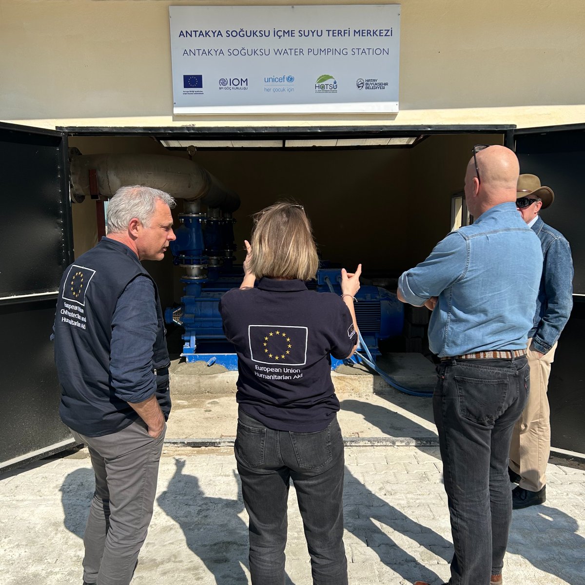 eu_echo's tweet image. The 2023 earthquakes in Türkiye severely damaged water infrastructure in Hatay.
With EU support, @IOMTurkiye rehabilitated a water pumping station, restoring clean water access for over 25,000 people living in temporary accommodation centres. 💧