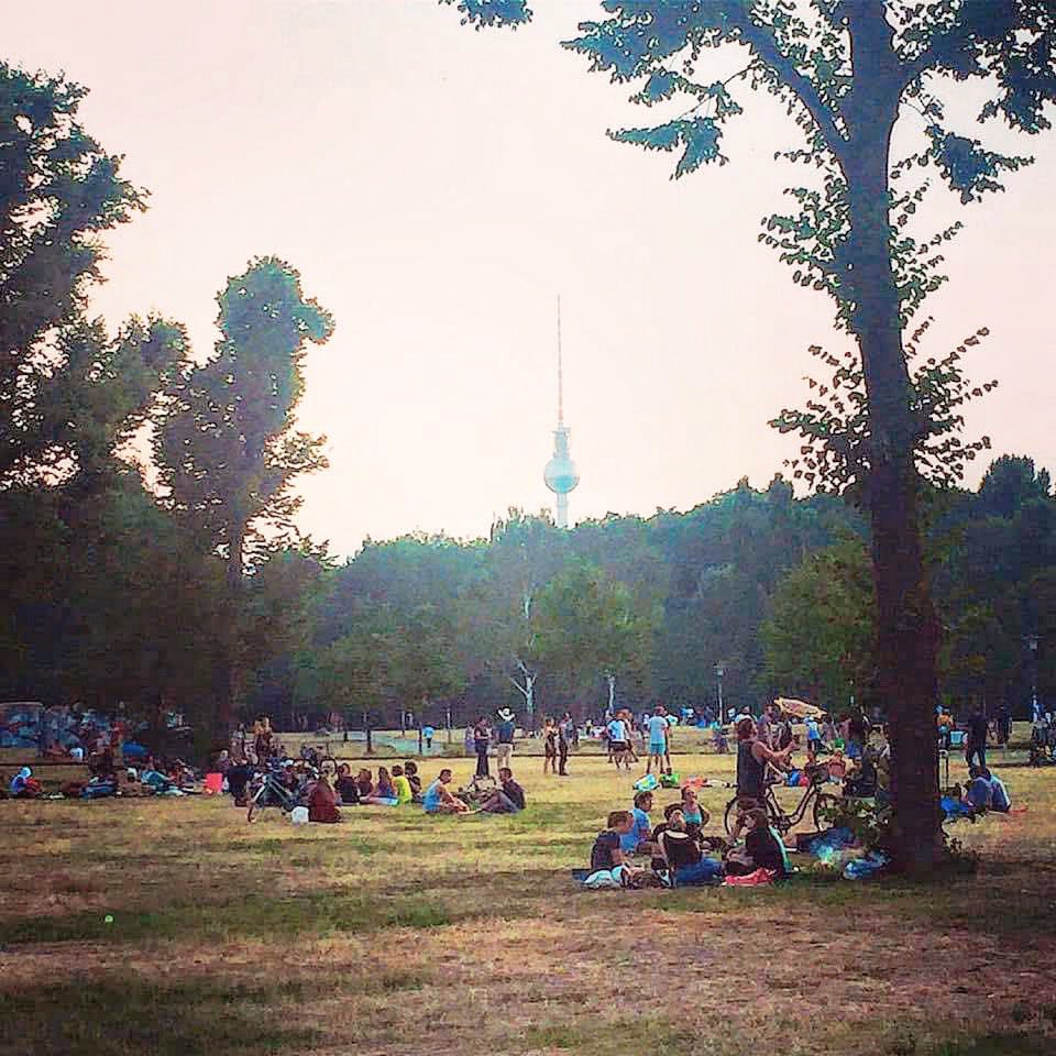 slowberlin's tweet image. “Casually straddling the boroughs of Prenzlauer Berg and Friedrichshain, and within easy walking distance from Mitte, the park takes up an audacious fifty-two hectares, making it the second largest park in Berlin after the sprawling Tiergarten. It was actually the park that gave…