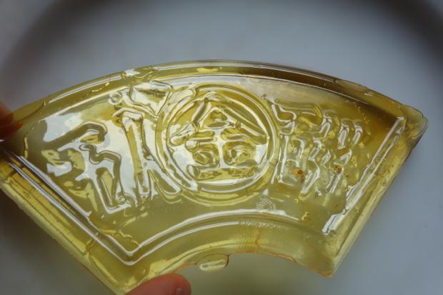 colocal_jp's tweet image. 今日のおやつは、香川県の神社、こんぴらさんこと「金刀比羅宮(ことひらぐう)」の
境内で売られている名物「加美代飴(かみよあめ)」。
colocal.jp/news/34359.html