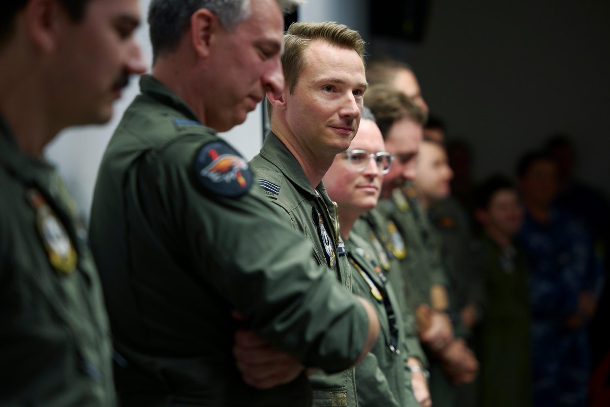 AusAirForce's tweet image. No.2 SQN Training Flight at RAAF Base Williamtown have been awarded a #AusAirForce Group Commendation for superior devotion to duty in the provision of sovereign and tri-lateral aircrew training for the E-7A Wedgetail. 👏👏
Read here ➡ defence.gov.au/news-events/ne…
#OurPeople