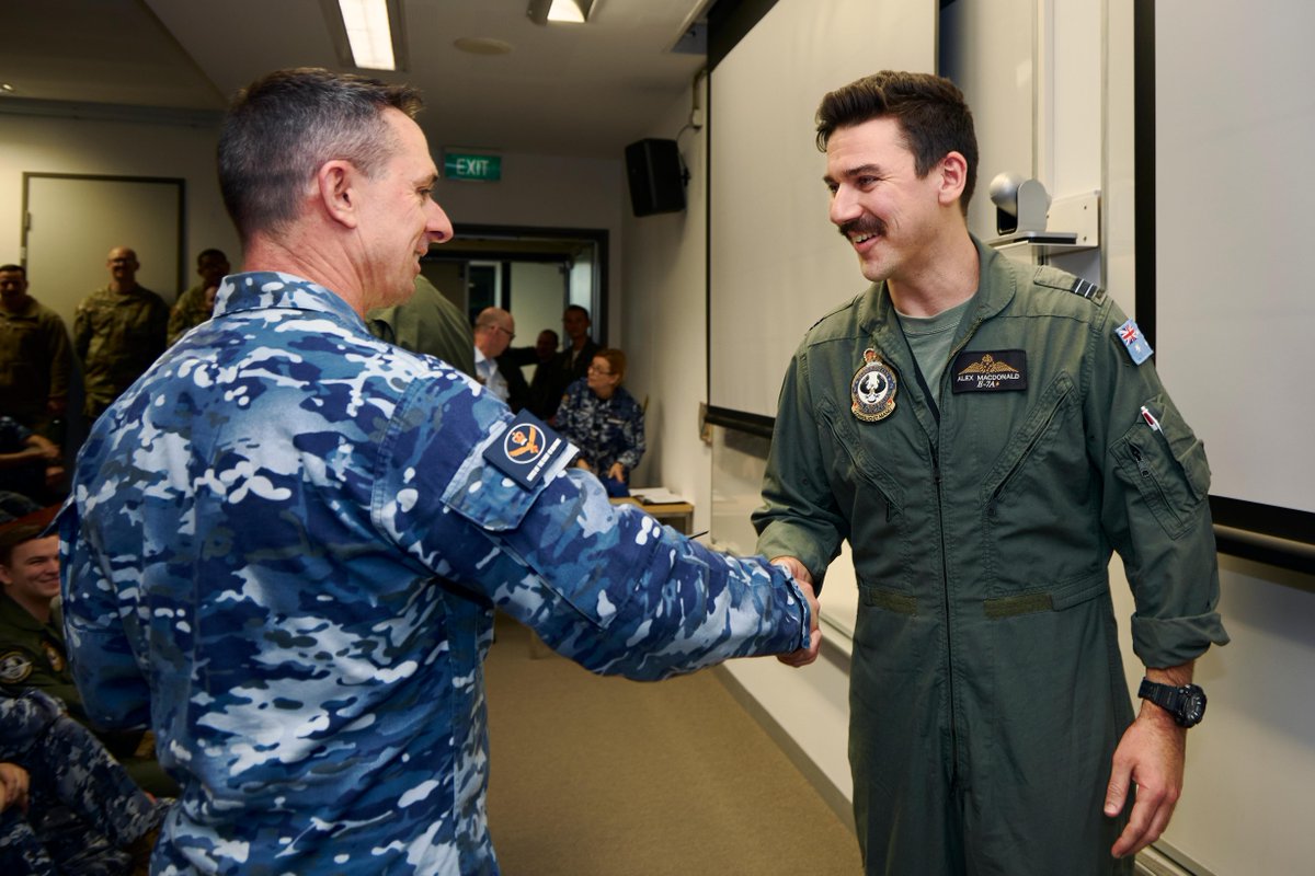 AusAirForce's tweet image. No.2 SQN Training Flight at RAAF Base Williamtown have been awarded a #AusAirForce Group Commendation for superior devotion to duty in the provision of sovereign and tri-lateral aircrew training for the E-7A Wedgetail. 👏👏
Read here ➡ defence.gov.au/news-events/ne…
#OurPeople