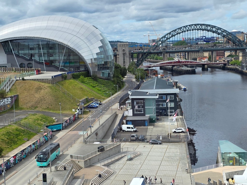 BarnesCoaches's tweet image. #WhereAreWeWednesday❓️🤔💭(firstly, spot the coach!)
Can you guess what part of the country driver Simon L has been exploring recently?
We went back in TYNE with this tour, visiting some very interesting attractions.... 😉
#holidays #coachholidays #coachtravel #BarnesCoaches
