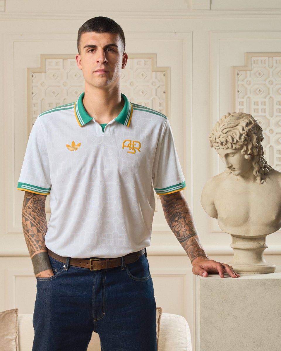 TheShirtUnion's tweet photo. 🤍💚💛| @ASRomaEN 3rd 25/26

A beauty of a shirt!

Featuring the traditional ASR crest and a unique design inspired by the greenery of Roman villas, with a pattern reminiscent of the typical geometric patterns of Italian gardens.

Complete with Trefoil, of course 😎 https://t.co/TyL0dhAcp1