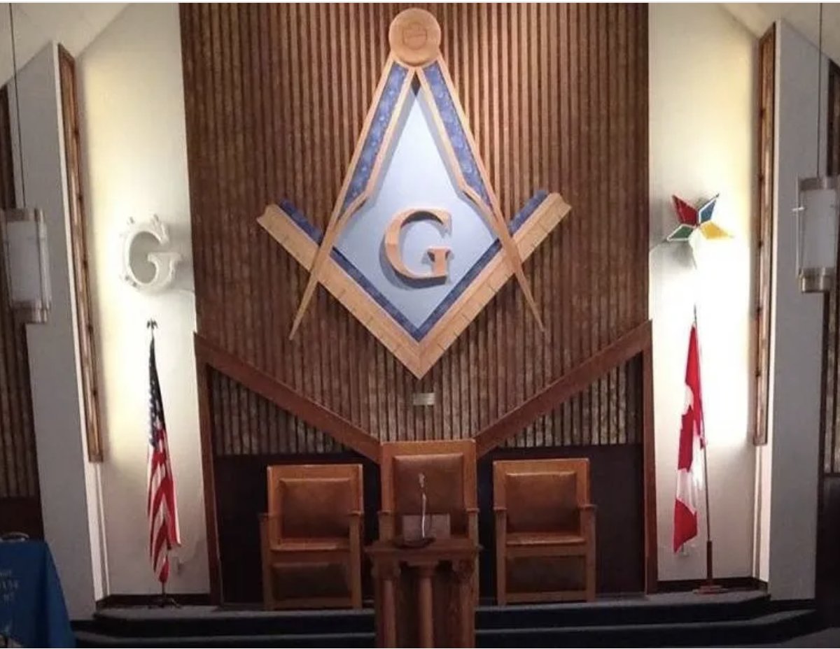 ProtecttheFaith's tweet image. This is a photo of the interior of St. Mary Presentation Catholic Parish in the town of Deer Park, Washington.
It was sold to the Boyer Mountain Masonic Lodge in 2011 and converted into a Masonic Temple with the approval of Bishop Blase J. Cupich, who later enjoyed a meteoric…
