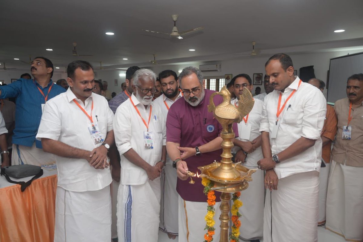RajeevRC_X's tweet image. Attended the BJP state-level workshop held in Kottayam, focused on strengthening the party organization and gearing up for the upcoming local body elections.
The workshop saw the participation of State General Secretaries, other senior state-level leaders, Meghala Prabharis,…
