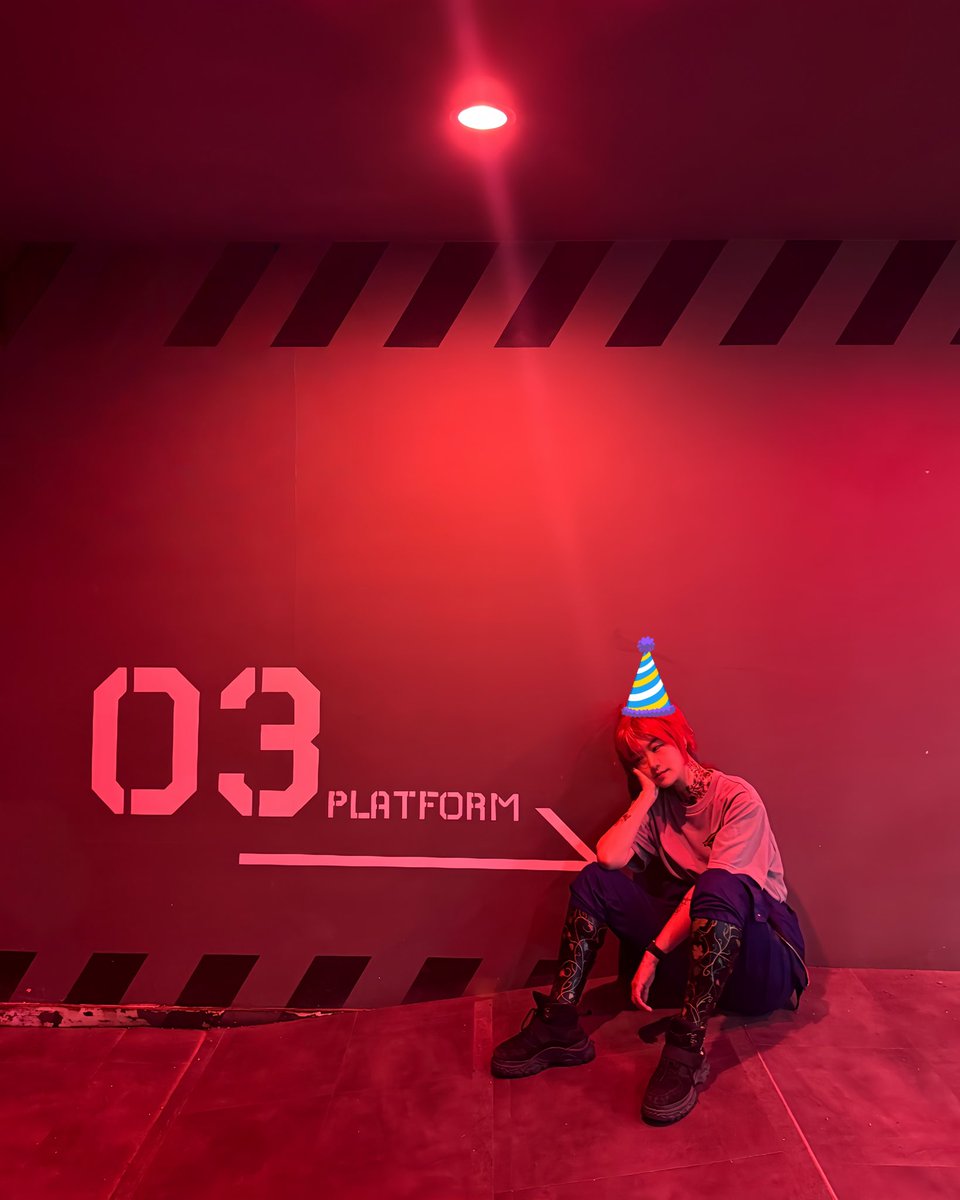 김재희 생일축하한다아아앜

#생일_축하해_도파민_중독자야
#재희야_구원은_셀프란다 
#어둠속_촛불이_더는_무섭지_않을_때까지

📷. 렁님 <a href="/GoldPython_/">구렁</a>