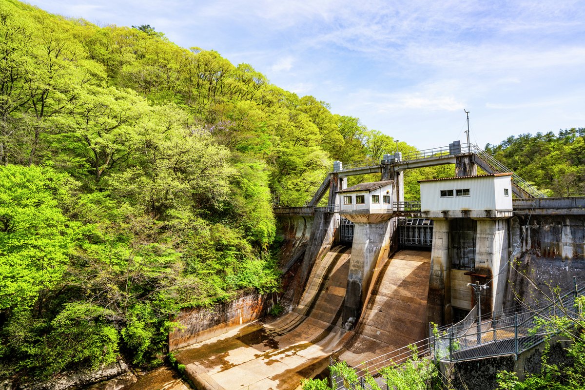 鳥取しゃんしゃん祭と同時開催 中国電力のダム・水力発電所写真展