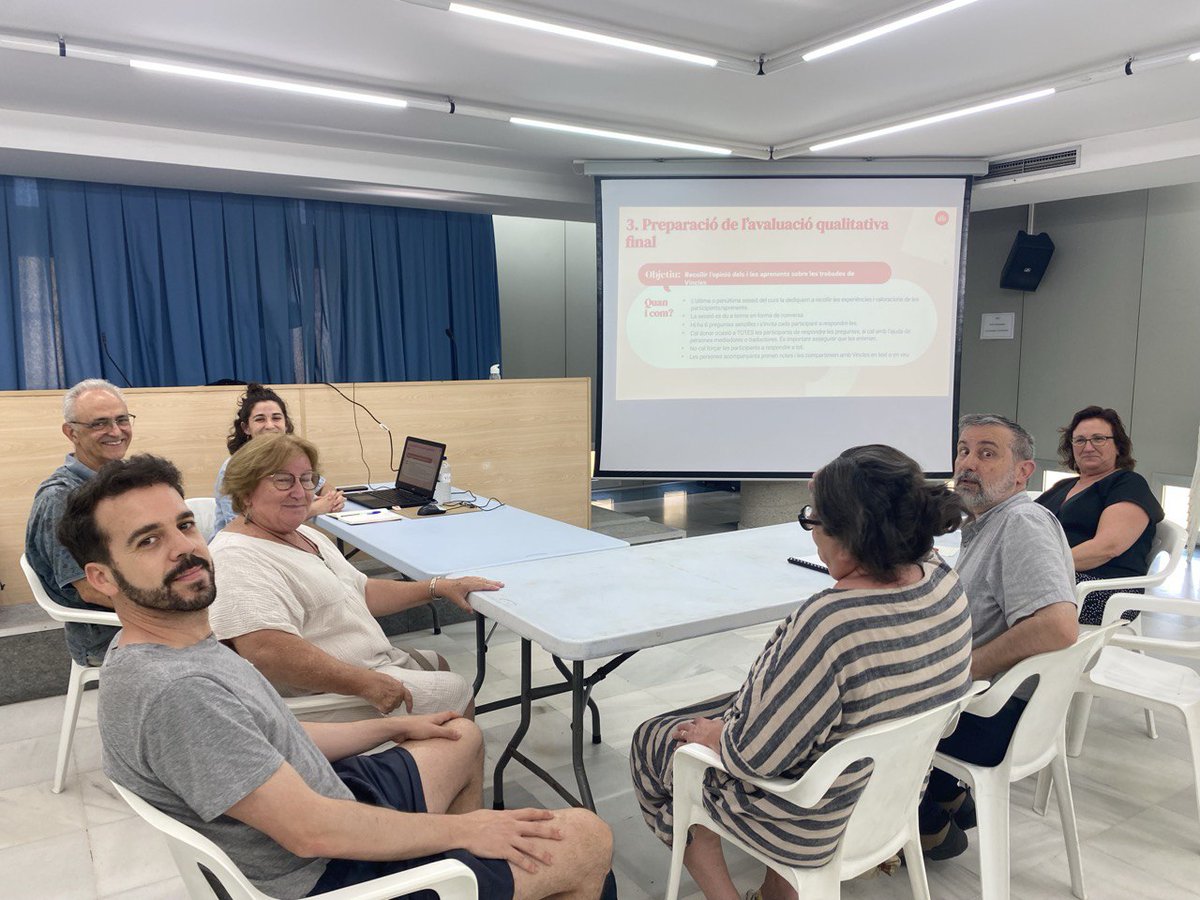 Aquest curs 2024 – 2025, el projecte Vincles ha deixat una empremta al Maresme: Més de 300 aprenents i uns 40 acompanyants no només han après i practicat el català, sinó que han creat vincles reals i han enfortit el sentiment de pertinença al país.
ℹ️ ja.cat/vincles25