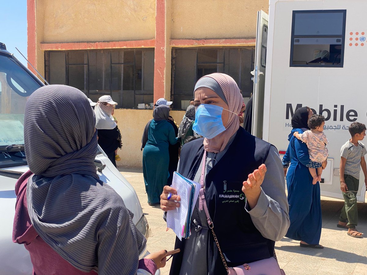 UNFPA_ASRO's tweet image. In the absence of hospitals and health facilities, this mobile clinic in #Daraa is a lifeline.
With support from the @EUinSyria, @UNFPA is providing critical health services, including maternal health care for women displaced from #Sweida.
#LeavingNoOneBehind