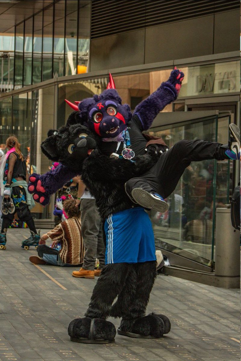 Daratomic_'s tweet image. Over a year now between each photo, and the derg-cat pact of premium uppies is still holding strong.

A fine agreement for both parties if I do say so myself.😉🍪

🐈‍⬛ @ZincAwesome