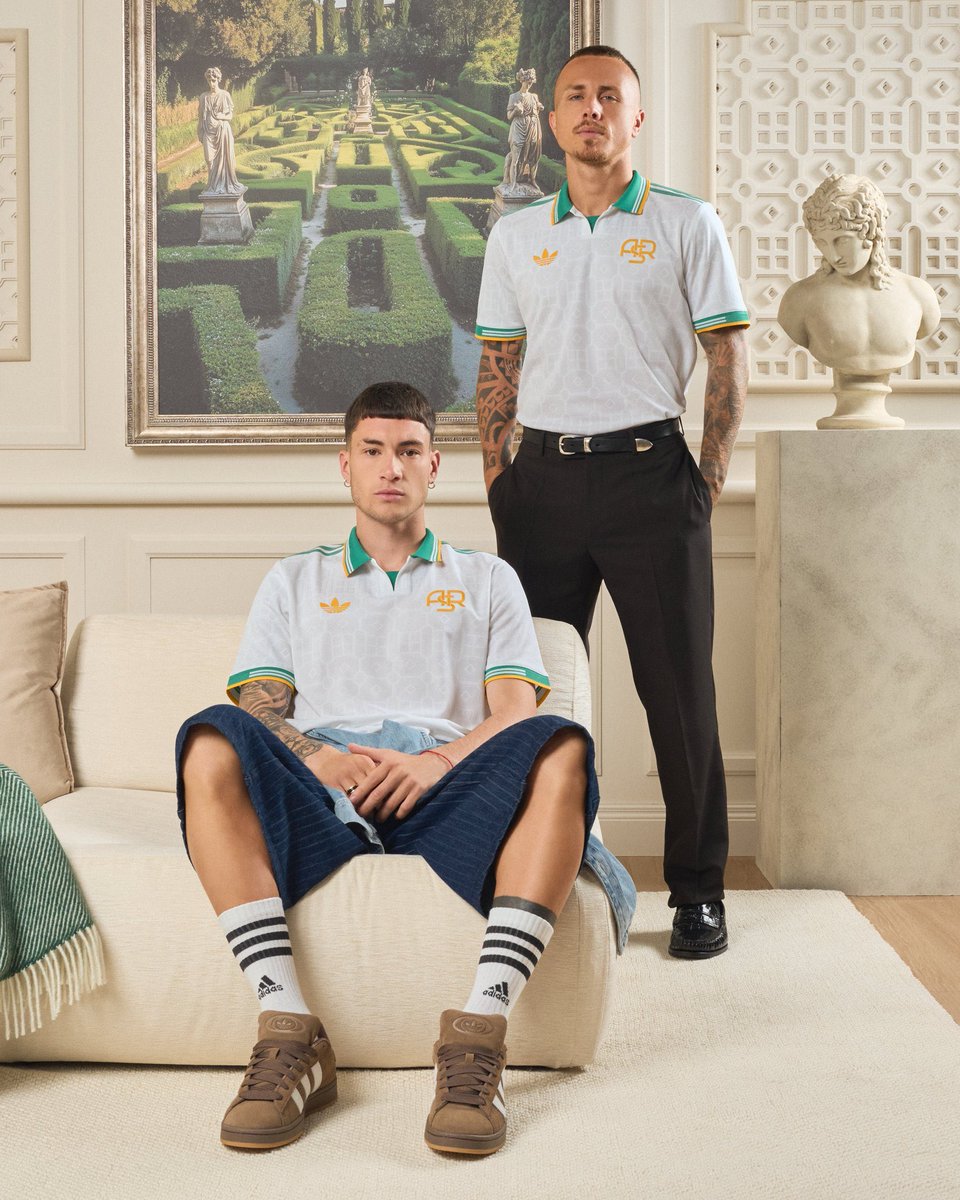 luketaylortcd's tweet image. The new AS Roma third shirt has been released.
Some way to welcome the signing of Evan Ferguson by making the third shirt the colours of his country…
