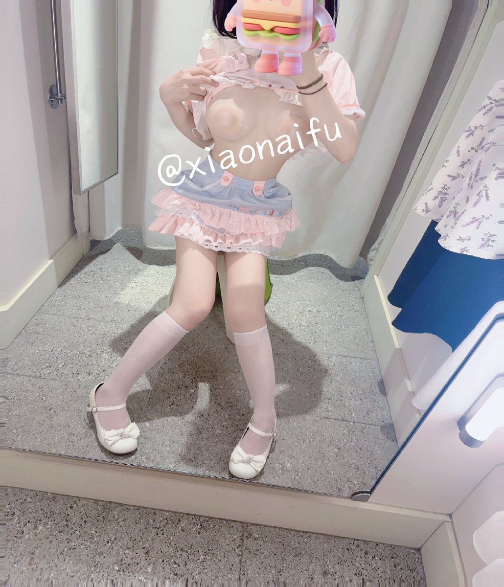 福利姬小奶油分享的黄推图片2 - 网红私拍内容