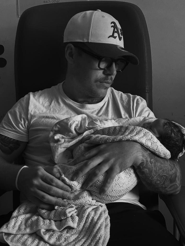 EastThurrockCFC's tweet image. 🎉 Huge congratulations to our very own Harry Prince and his partner Jess on the arrival of their beautiful baby girl! 💕
Wishing your new family all the love, health, and happiness in the world. Welcome to the Rocks family, little one! 👶🍼🖤💛