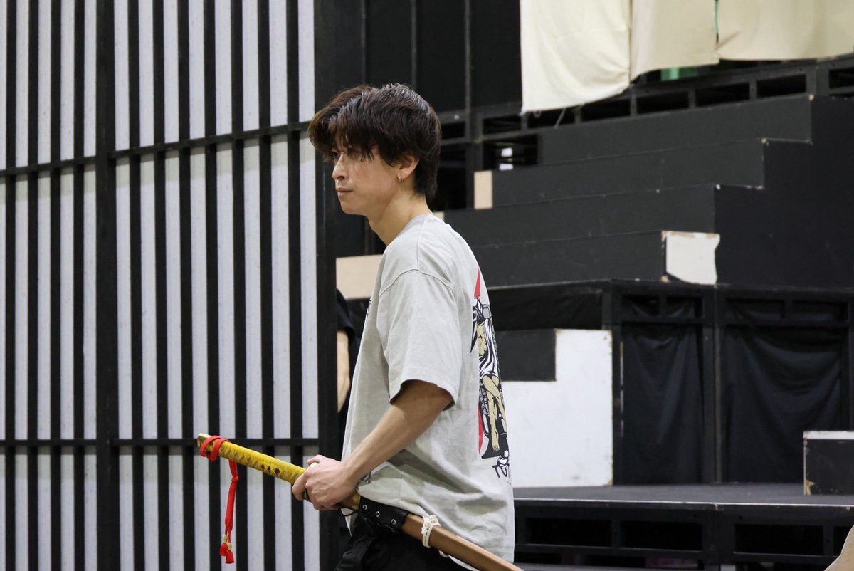 tmr_akzw's tweet image. 舞台「日本三國」
ガシガシ場当たりやっとります。
しっかり準備して劇場でお待ちしておりますよ!
稽古中のお写真いただいたんで
載せるで。