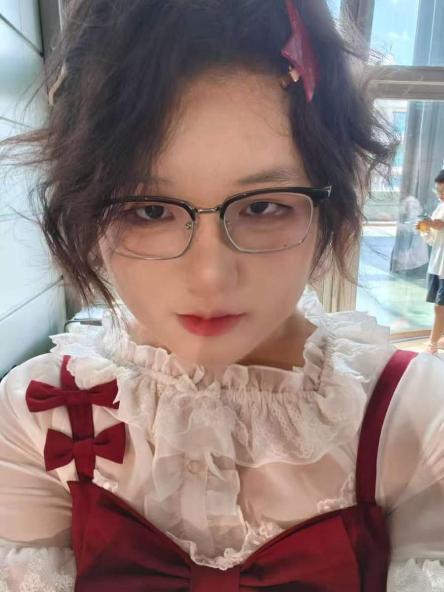 Ju9860531's tweet photo. 好无聊，想找人聊聊天 https://t.co/e4P0Sqr8B0