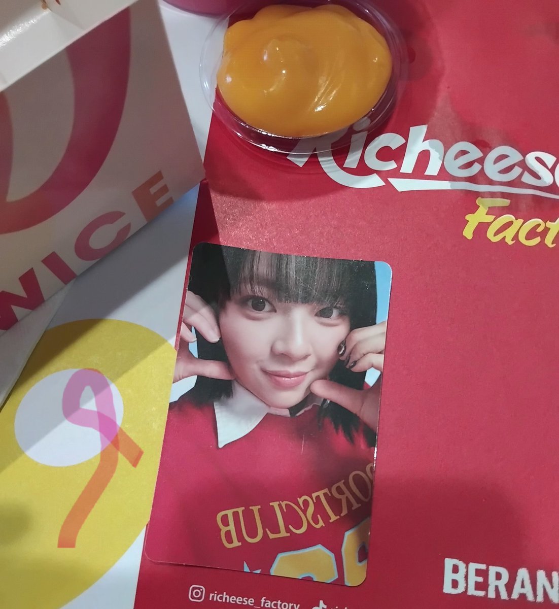leejuyeoy's tweet photo. wts || want to sell

fresh pull pc jeongyeon twice x richeese only 25k with packing, bisa co 🍊 dom bandung yaa <3

tags: wts pc twice richeese oren https://t.co/myxekLyjiM