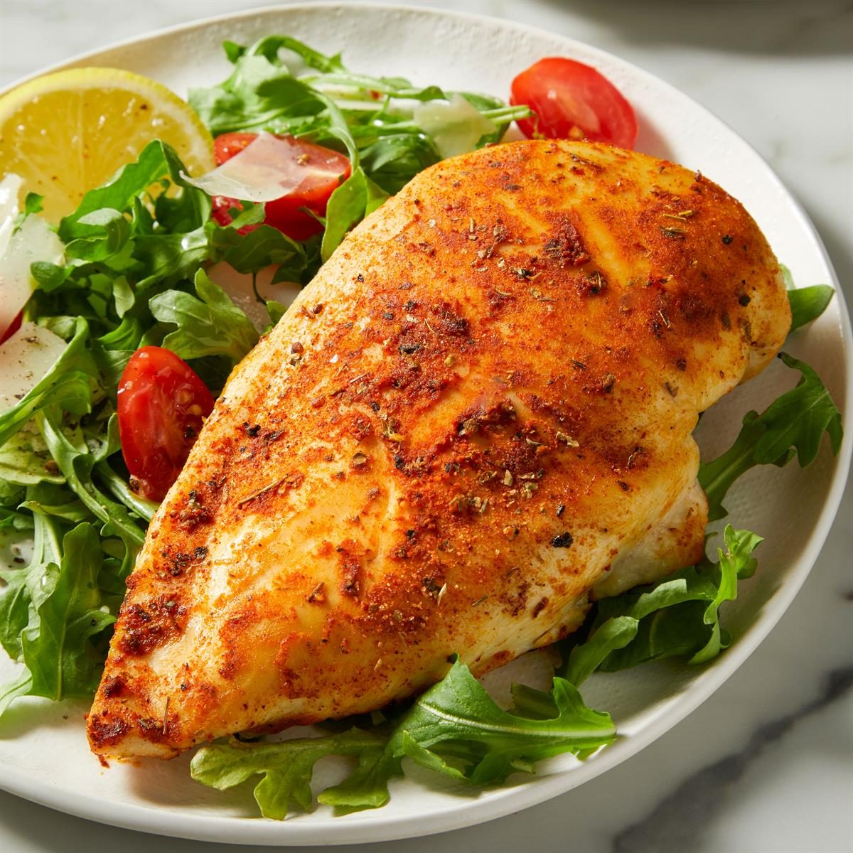 LifeMathMoney's tweet image. How to get 200g protein - easy version:
Morning: Glass of skimmed milk (10g)
After workout: 2 scoops whey (50g)
Lunch: 200g chicken breast (60g)
Dinner: 200g chicken breast (60g)
Then you can eat whatever else you want and that will give you the balance 20g protein.
Don't…