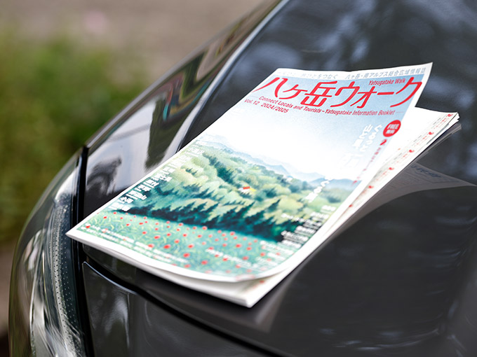 carsensor's tweet image. インタビュー連載
【GLAクラスはフッ軽ママの偉大なお供】
みなさん、長距離ドライブは好きですか?
今回ご紹介するのは、シルバーのボディに、年季の入ったルーフボックスが目を引く、初代のメルセデス・ベンツ…
