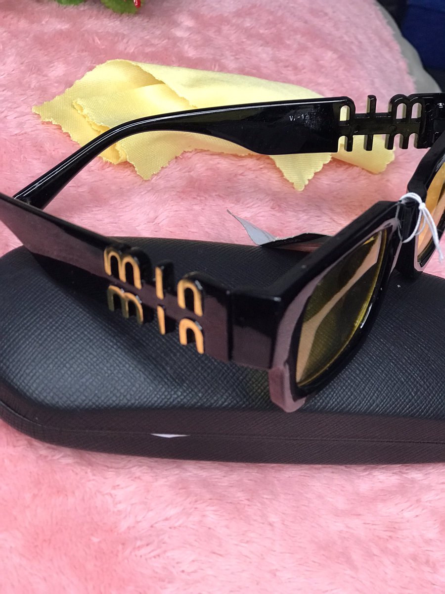 LDclassicstyle's tweet image. Min Min fashion sunglasses
It has a UV protection from sunlight.
Comes in a case
Price: N5,000
Send a dm to order ☺️
Delivery is nationwide