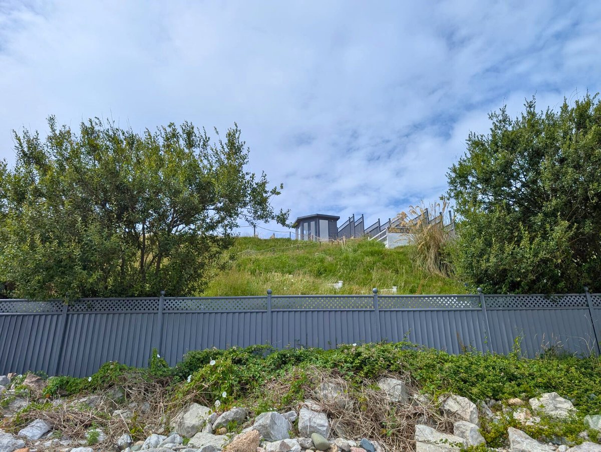 jgardensupplies's tweet image. Two Huntington Elite Buildings delivered &amp;amp; fitted by the coast this week – just in time for the summer holidays! ☀️ The view is incredible, and so is the quality.
#JacksonsGardenSupplies #EliteBuildings #StaycationStyle